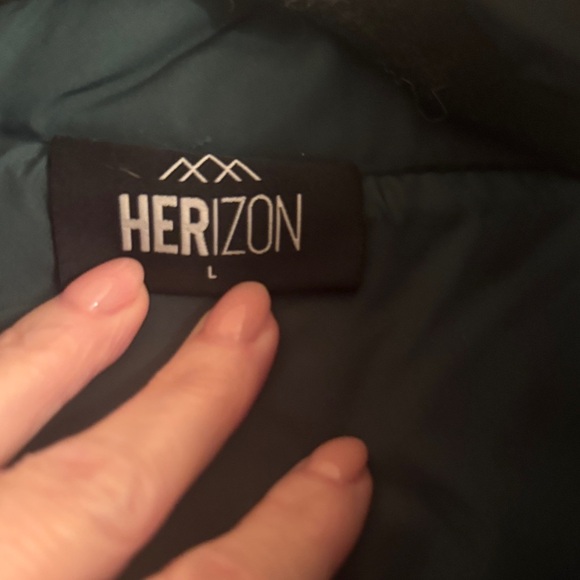 Women's Quilted Vest - Black - Picture 2 of 6